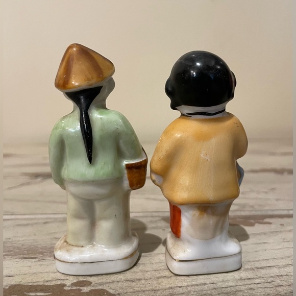 Vintage Pair Oriental Asian Boys With Umbrella and Basket Porcelain Japan - Picture 2 of 4